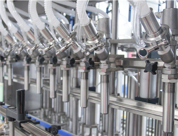 Six head automatic straight liquid filling machine